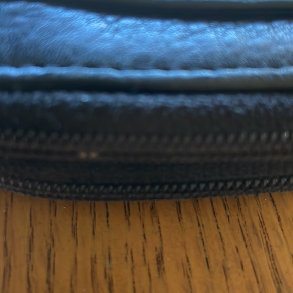 Liz Claiborne Black Wallet - Picture 5 of 6